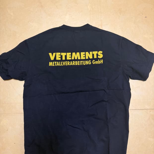 베트멍 Vetements 백프린트 반팔티셔츠 100 L