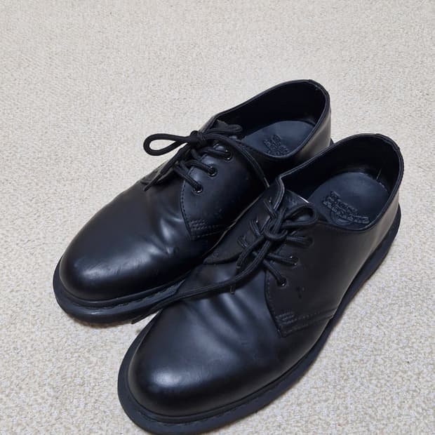 닥터마틴 1461 모노 uk8 265-270