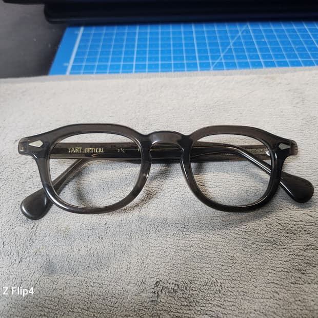 타르트옵티컬 10주년 한정판 그레이 44 (급처가)