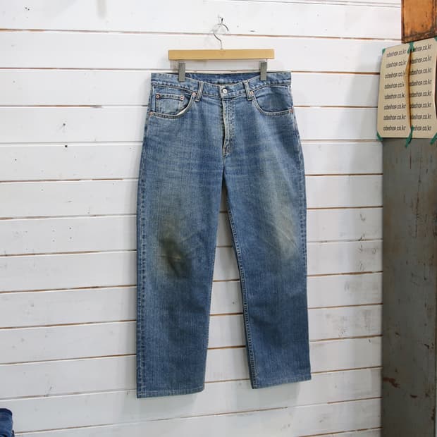 (착용컷) 리바이스 533 (남성용 34.5)