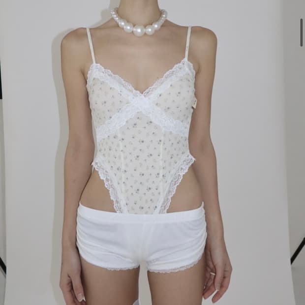 구해요 Bnfrom LOMANTIC LACE FLOWER BODYSUIT