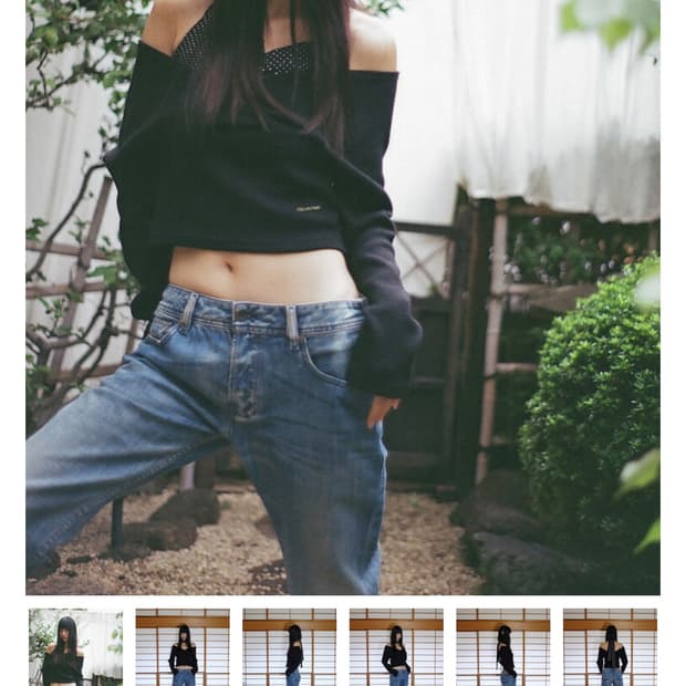 [새것 정가 6.8] Deep V neck 블랙 브이넥 랩니트 오프숄더 