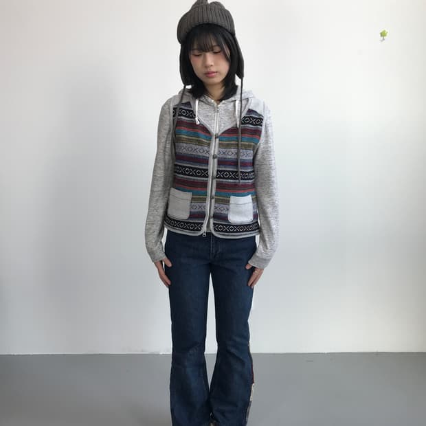  Lartdevie Pattern Knit Vest