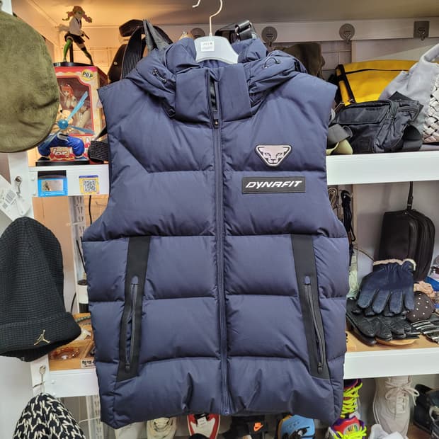 DYNAFIT 다이나핏 후드 패딩 조끼 (모자 탈부착)