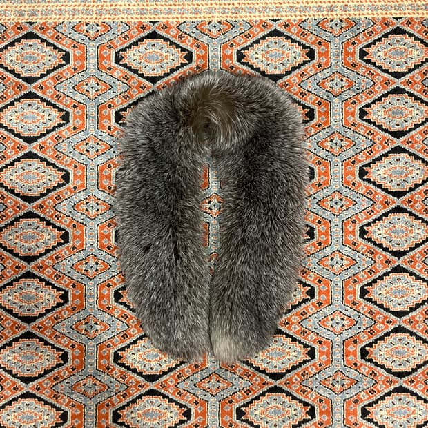 질스튜어트 브라운 폭스퍼 숏 머플러