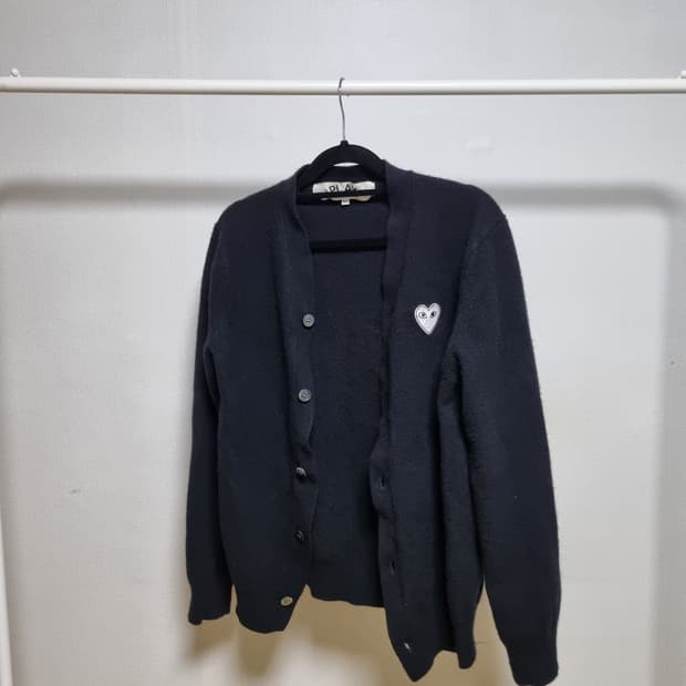 [M] 꼼데가르송 화이트 와펜 가디건