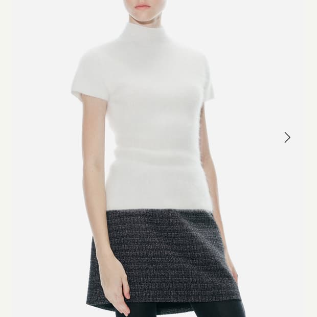 SIE 블리스 모크넥 하프 니트 스노우화이트