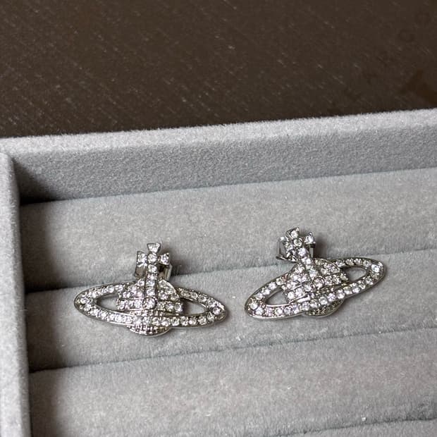 정품 비비안웨스트우드 귀걸이