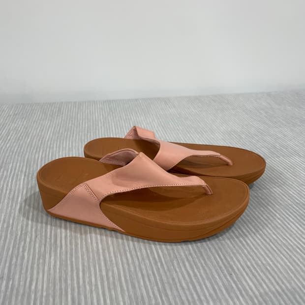 589) FitFlop 핏플랍 루루 레더 토 포스트 샌들 235mm