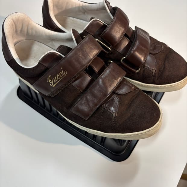 구찌 정품 벨크로 스웨이드 스니커즈