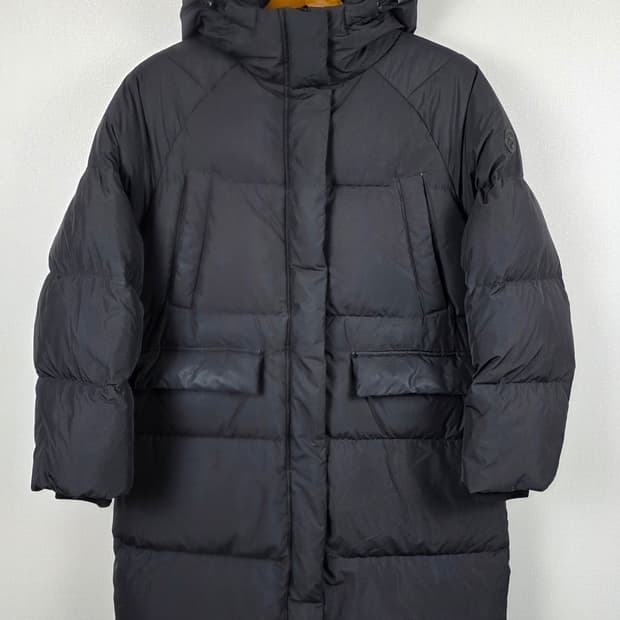 데상트 여성 히트네비 볼륨형 롱다운 패딩 85