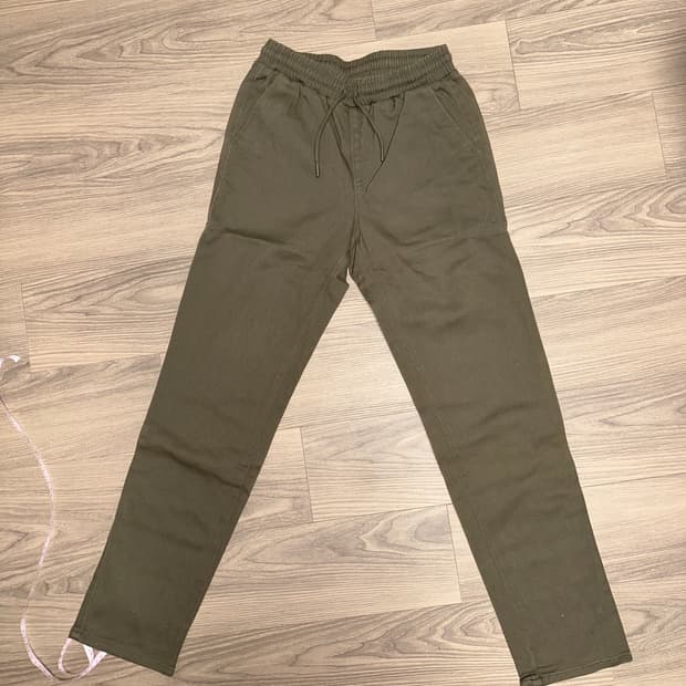 테이퍼드핏 올리브팬츠 바지