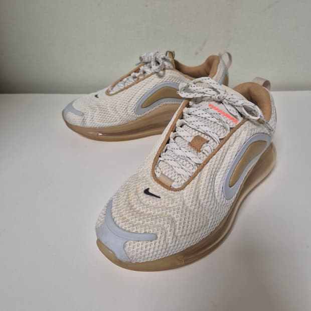 260사이즈)나이키 에어맥스720