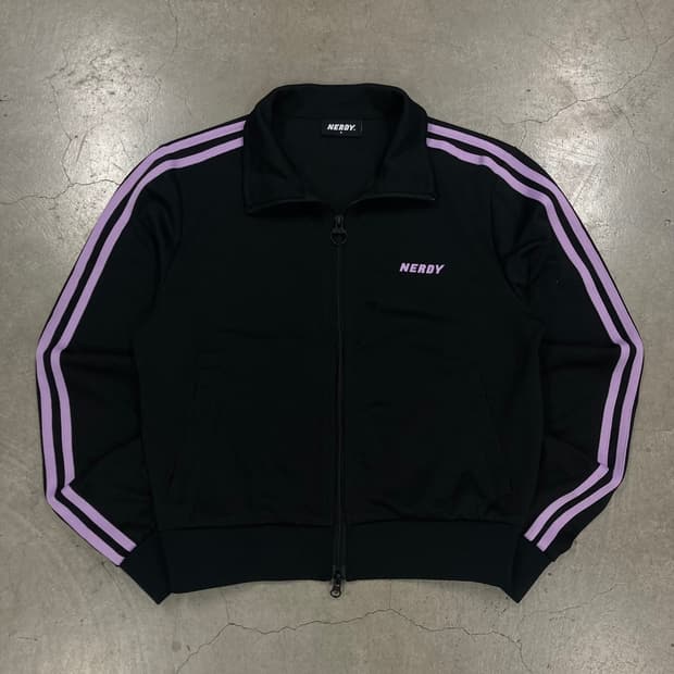 널디 블랙 컬러 스몰 로고 사이드 라인 트랙탑