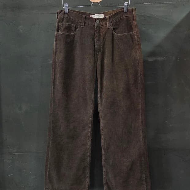 Levi's 567 - Low Loose Boot Cut