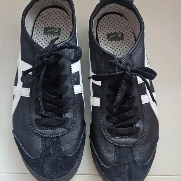 오니츠카타이거 멕시코66 블랙 화이트 275사이즈 