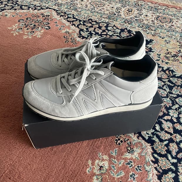 마가렛호웰x미즈노 스니커즈