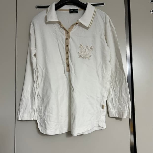 골피노 화이트 카라넥 긴팔 티셔츠