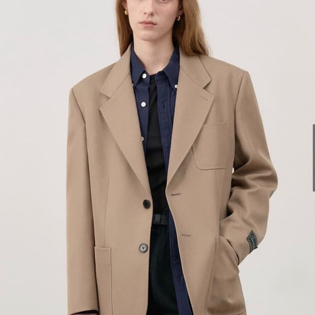 던스트 유니섹스 오버사이즈 울 블레이저(베이지) 팝니다 (xs)