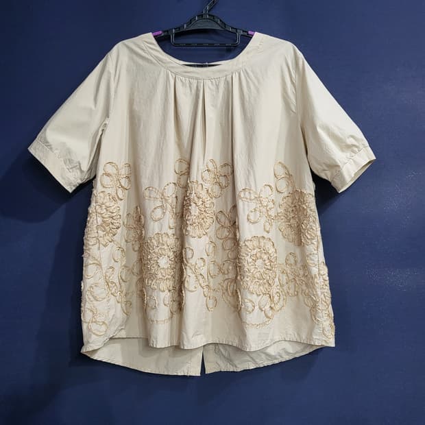 코튼면 A라인 블라우스