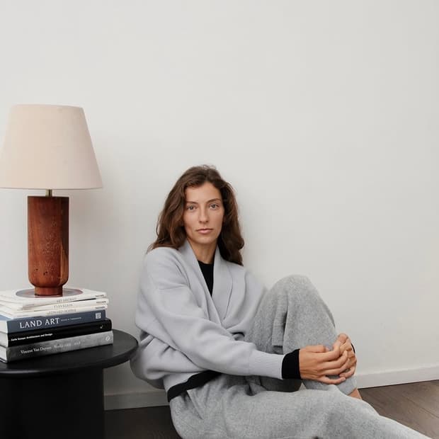 문달 캐시미어 숄 카라 탑 니트 구합니다.(24fw)