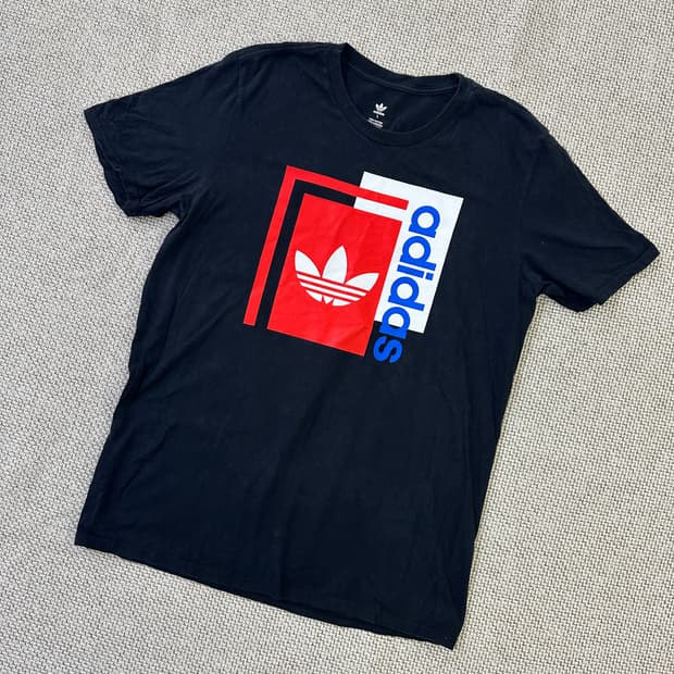 L 아디다스 오리지널스 그래픽 반팔 0330D