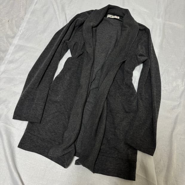 “Cutie Blonde” V-Kei Mood Grey Cardigan