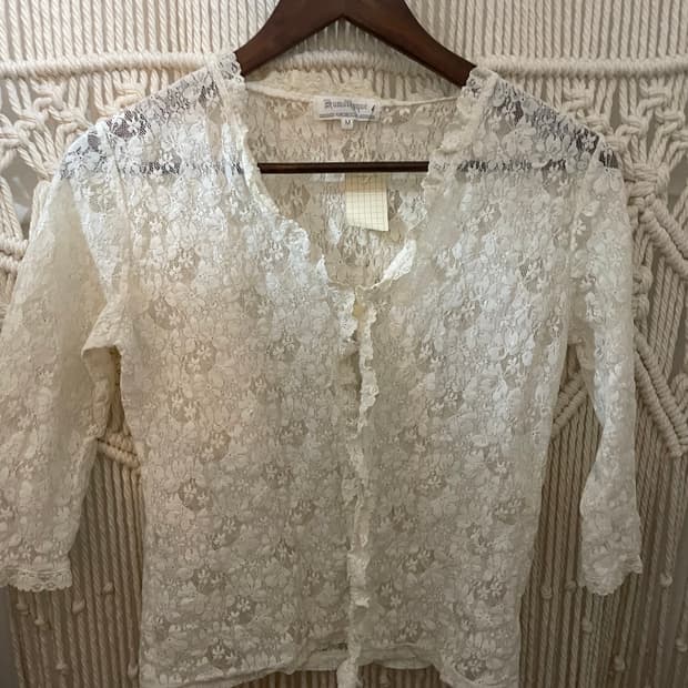 화이트 레이스 블라우스