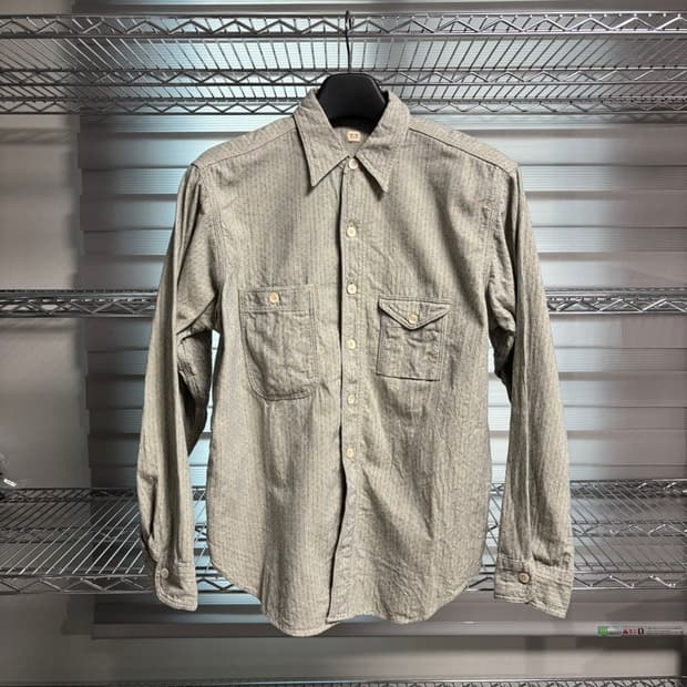 14) 타이가 타카하시 워크 셔츠