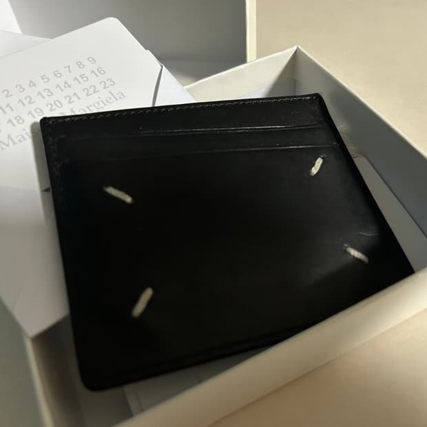 메종 마르지엘라 블랙 로고 레더 카드 홀더 블랙