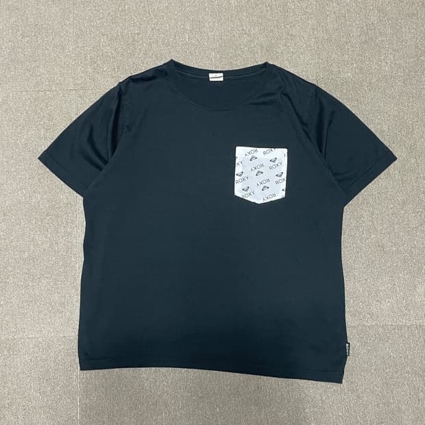 록시 로고 블랙 반팔티셔츠  J02542