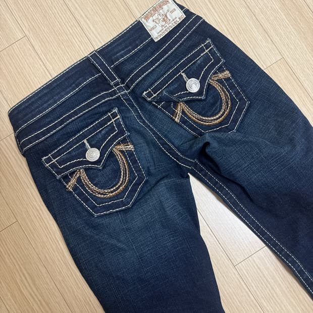 트루릴리젼 로우라이즈 세미부츠컷바지