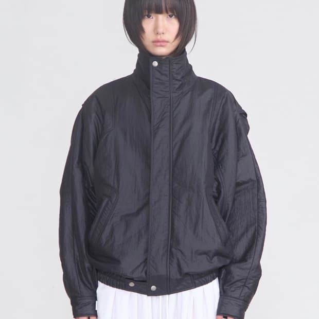 세릭 하이넥 봄버 자켓 블랙