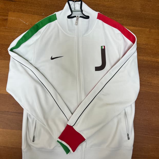 나이키 유벤투스 올드스쿨 져지 희귀 매물 M