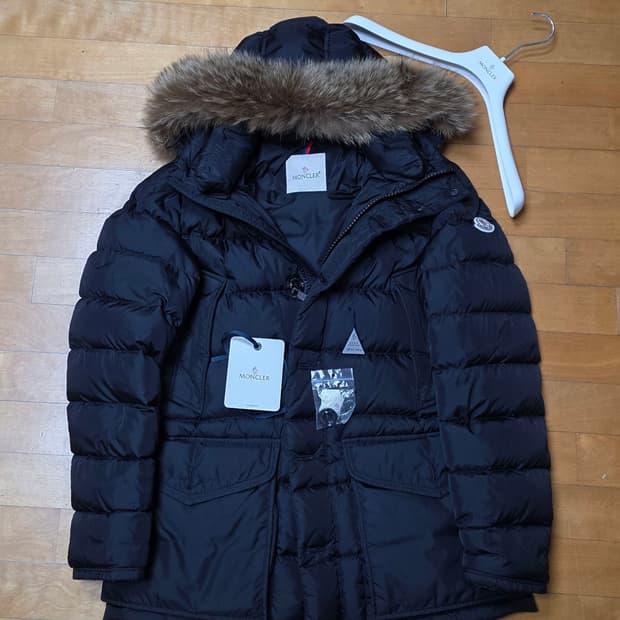 [새상품급,4]몽클레어 클루니 블랙 리얼퍼