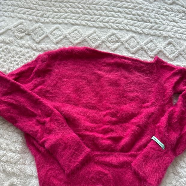 인스턴트펑크 모헤어 원 숄더 니트 핑크