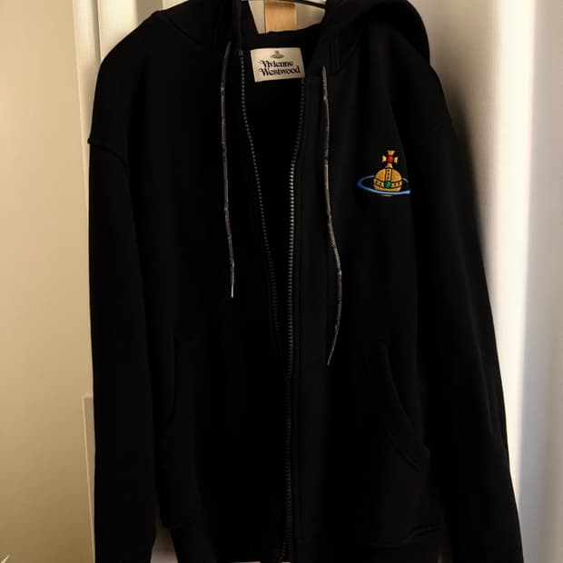 비비안웨스트우드 러기드 블랙 후드집업