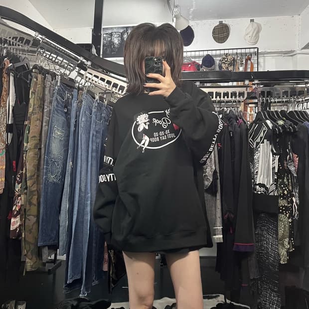 베티붑 시스루 포인트 프린팅 맨투맨