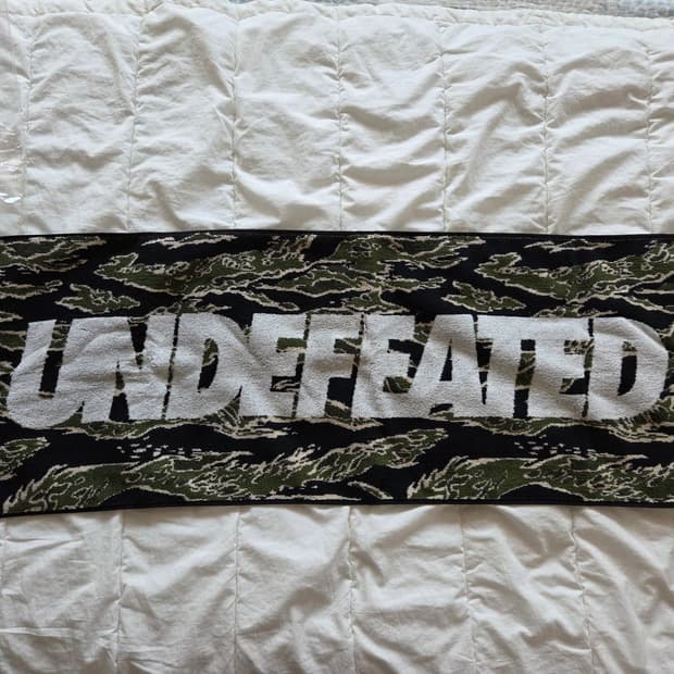 베이프 x 언디피티드 스포츠 타월 새상품