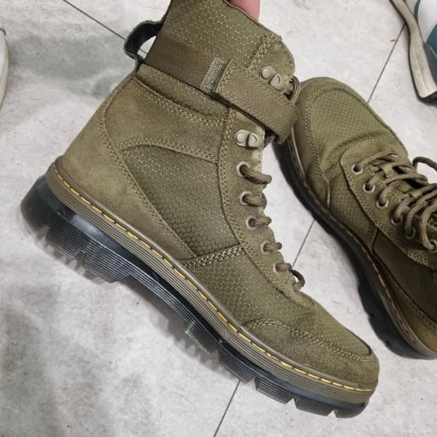 닥터마틴 컴뱃 워커 카키