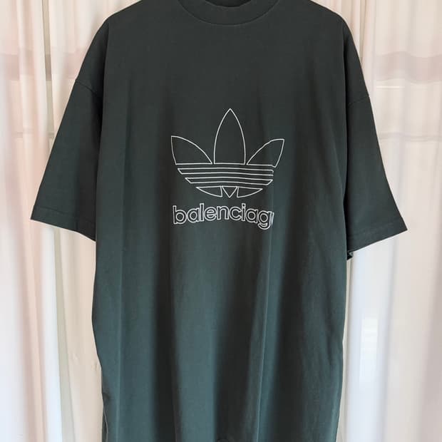발렌시아가 adidas 빅로고 메인 오버사이즈 티셔츠