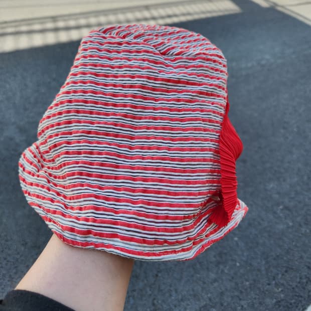 시원한 줄무늬 주름 벙거지 모자