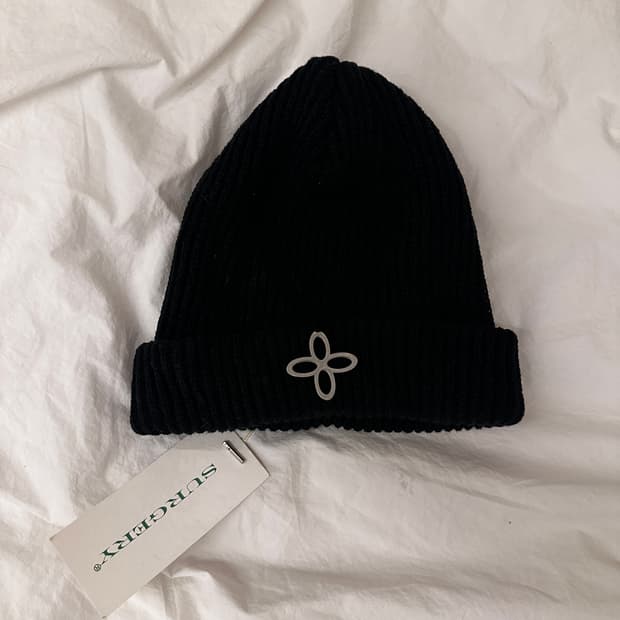 써저리 로고 비니 블랙 새상품