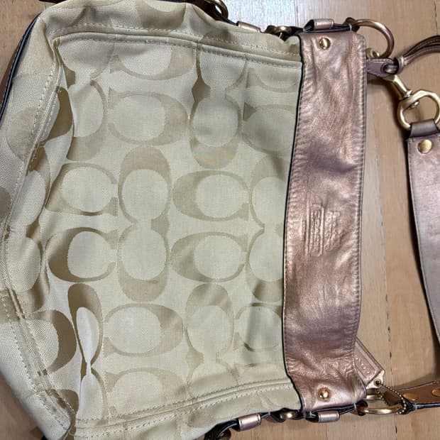 ๋นํฐ์ง ์ฝ์น Coach ์๋๋ฐฑ