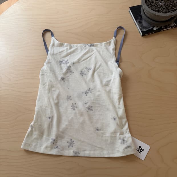 TEAK DELPHINIUM DYED BACKLESS TOP