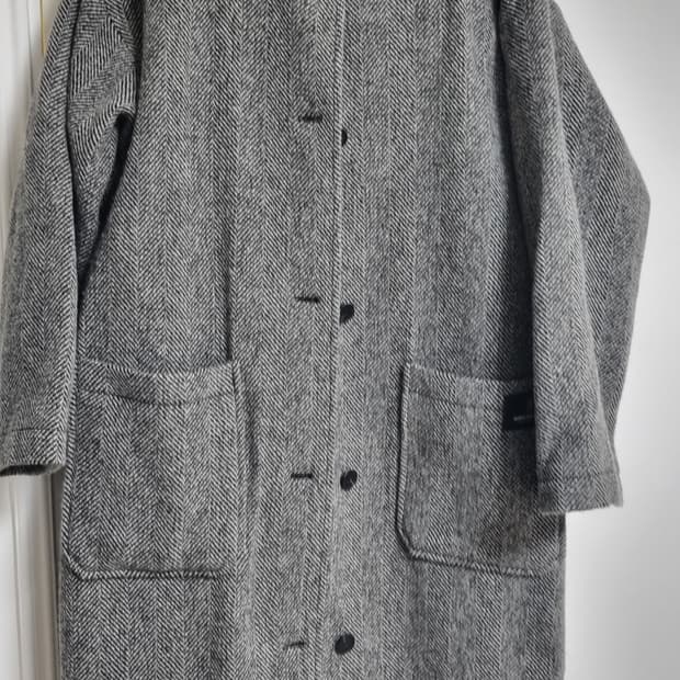 스튜디오 톰보이 해링본 코트