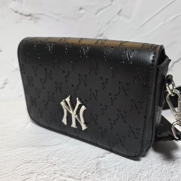 MLB 모노그램 후디백 크로스백