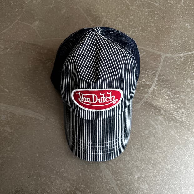 Von Dutch 히코리 스트라이프 트러커 메쉬캡