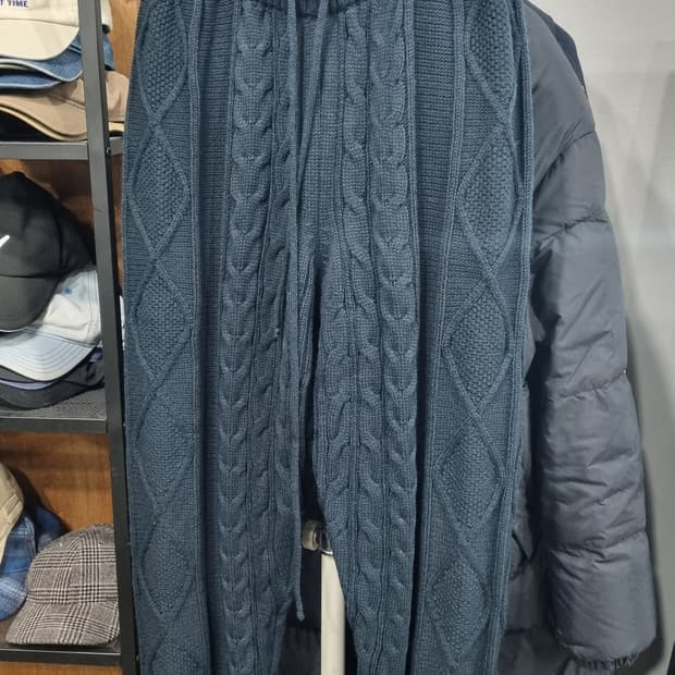 AJOBYAJO 아조바이아조 30(m) 모혼방 케이블 니트 조거팬츠