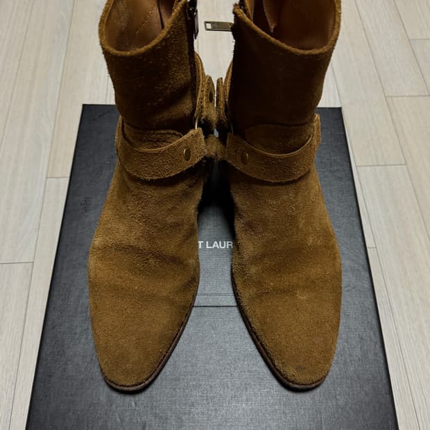 생로랑 스웨이드 하네스 부츠 41.5 카멜